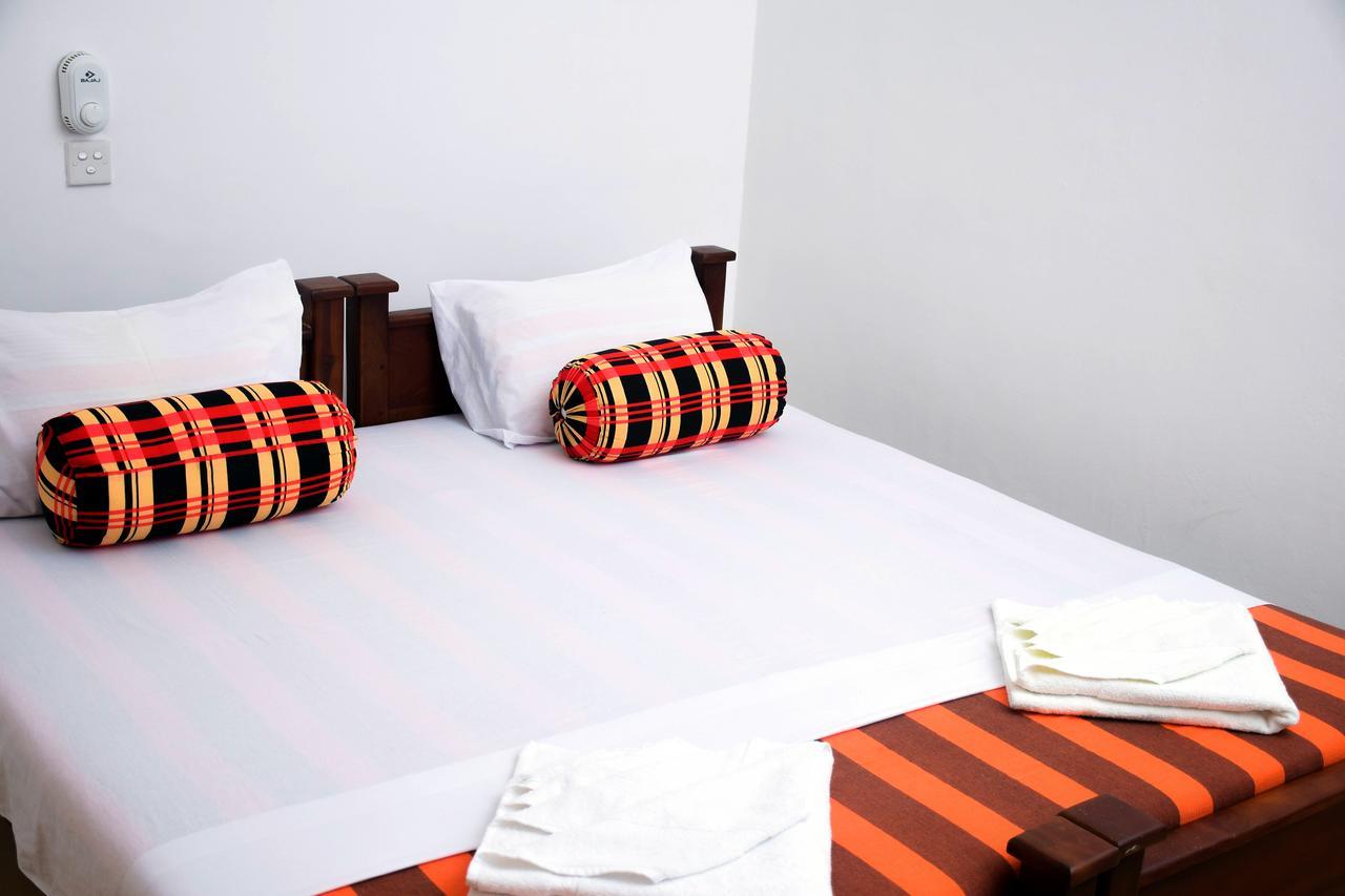 Vishmee Holiday Inn Embilipitiya Eksteriør bilde