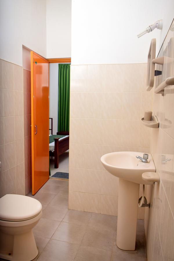 Vishmee Holiday Inn Embilipitiya Eksteriør bilde
