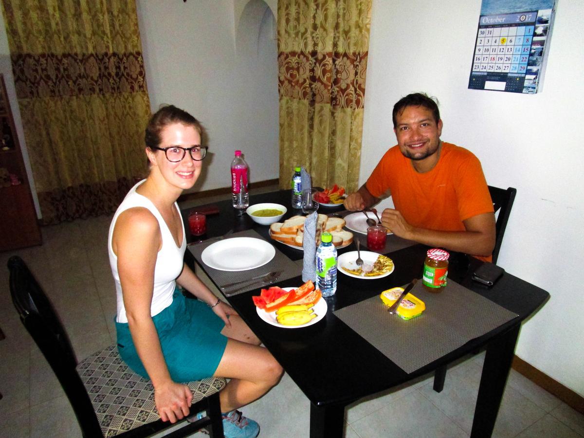 Vishmee Holiday Inn Embilipitiya Eksteriør bilde